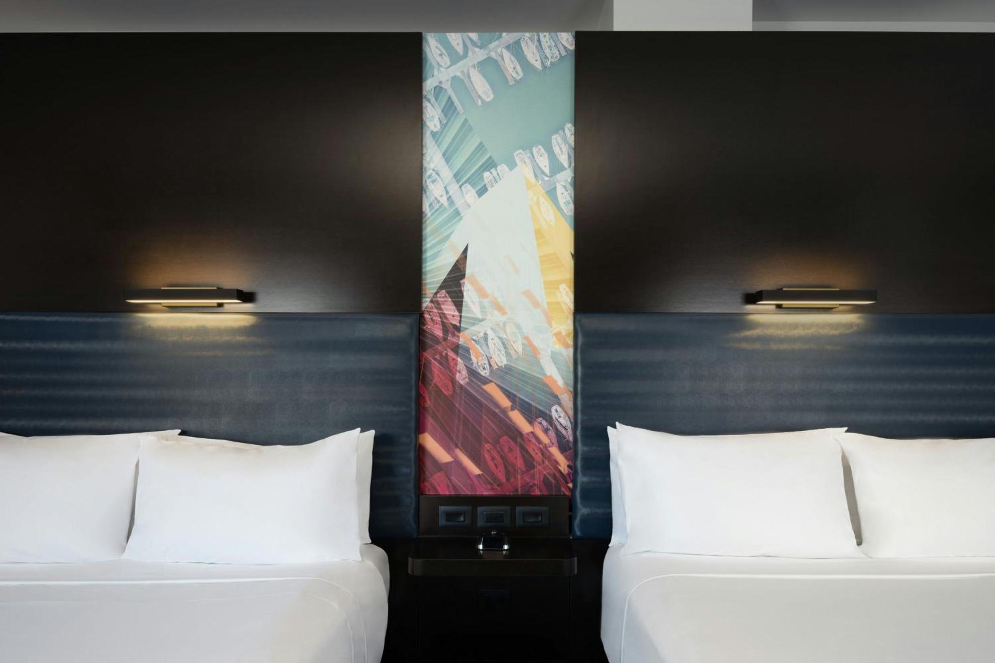 Aloft Sarasota Hotel Exterior photo